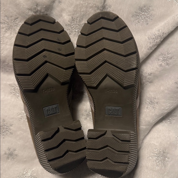 CAT Caterpillar Tan Suede Lug Sole Shoes - Picture 12 of 15